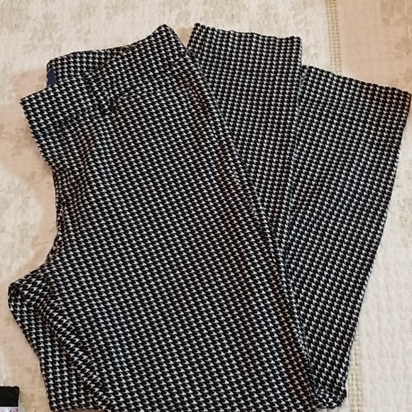 Pants - Picture 2 of 6